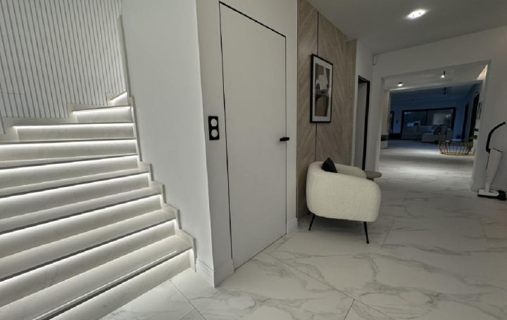  MONOP`immobilier Maison / Villa | CHANGE (72560) | 237 m2 | 650 000 € 